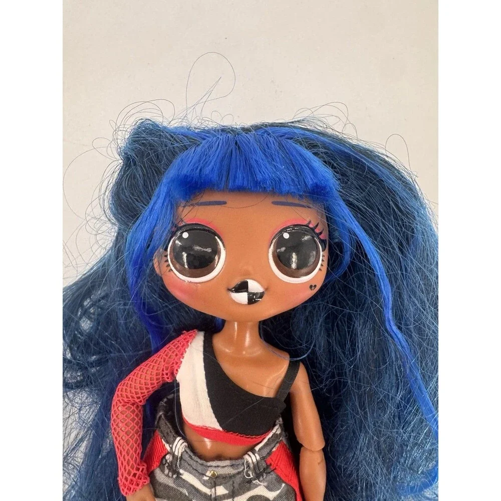 MGA - LOL Surprise! OMG - Downtown BB Girl Doll - Blue Hair, Checkered Lips